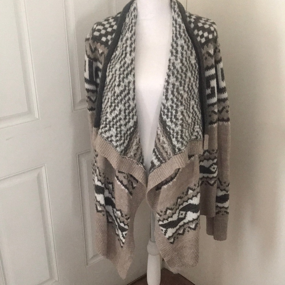 “Abercrombie & Fitch” Cardigan Sweater!